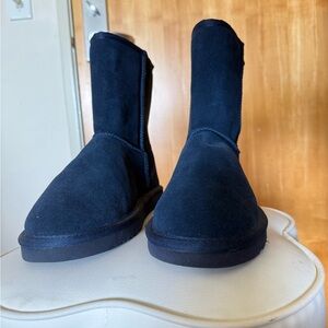 Classic Navy Blue Suede UGH Boots SIZE 13